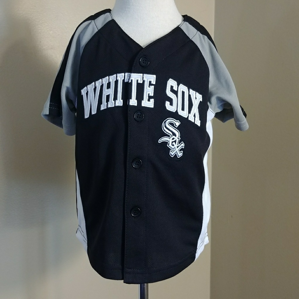 White socks size 2T shirt Jersey nwot